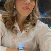 Maestra de ciencias naturales con gran destreza en enseñanza de química y bilogía